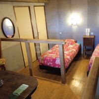 Une chambre...