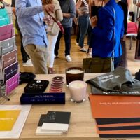 Idéal pour des pop-up, des showcase, del présentations, promotions, vernissages