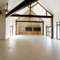 Salle éclairée par la lumière naturelle de jour
