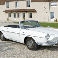 Voiture des mariés coté cour
