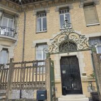 Villa : facade de l'entrée