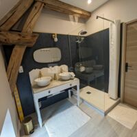 Salle de douche gite le pressoir