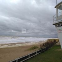 Poste de secours en forme de bateau