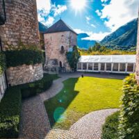 Le Pavillon dans la cour