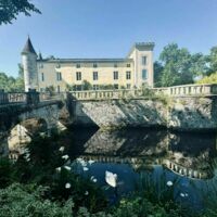 Facade château