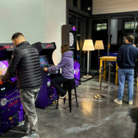 Bornes Arcade et fléchettes à disposition