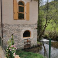 Le moulin dans la cascade