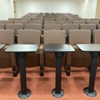 Salle 72 places, sièges cuir confort