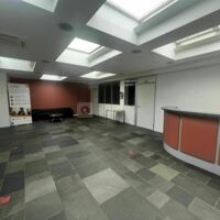 Espace accueil RDC (situé devant les salles)