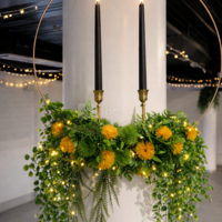 Prestation décoration : suspension couleurs Jaune/verte/noire (logo de l'entreprise)