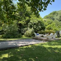 Terrain de pétanque dans les jardins