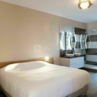 Les Douves - Chambre lit king size avec douche