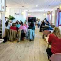 Salle de réception en mode conférence