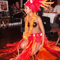 Danseuses tahitiennes