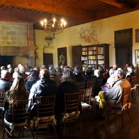 Conférence dans la Salle des Chevaleirs