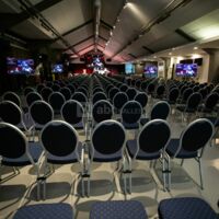 CONFERENCE DANS LE GRAND HALL