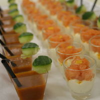 Verrines gaspacho et saumon sur crème d'asperges
