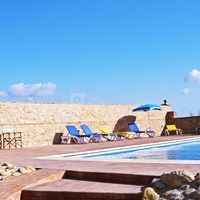 Piscine et bains de soleil