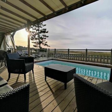 LODGE AVEC PISCINE