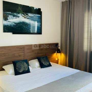 Chambre queen size 1 à 2 personnes