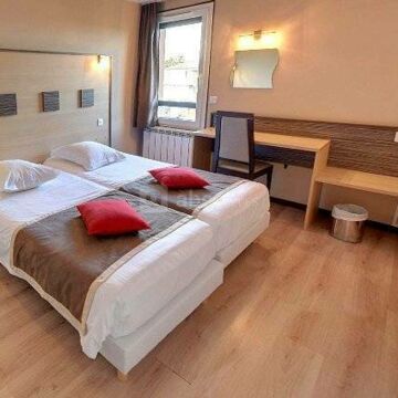 CHAMBRE À 2 LITS