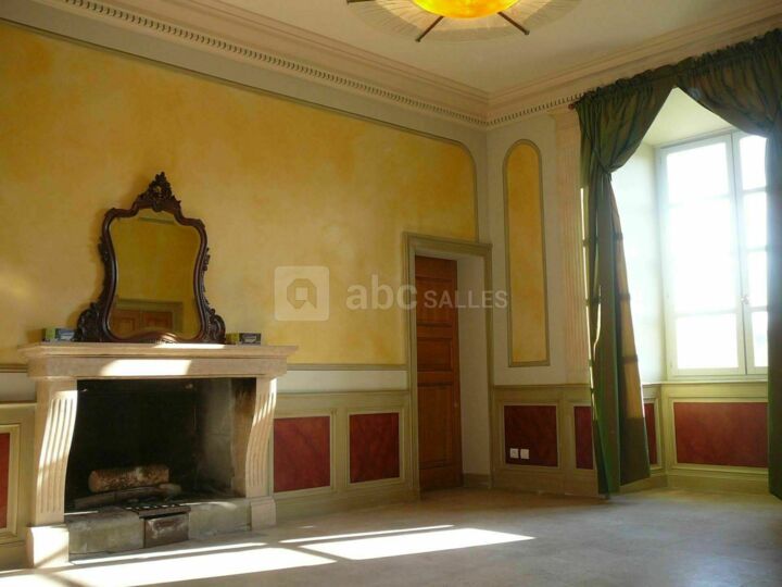 Petit Salon