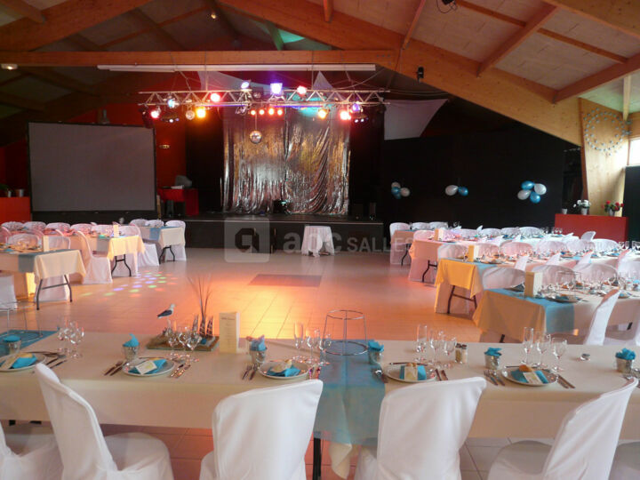 Salle les Blancs Chenes