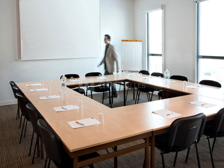 Salle de Réunion 4