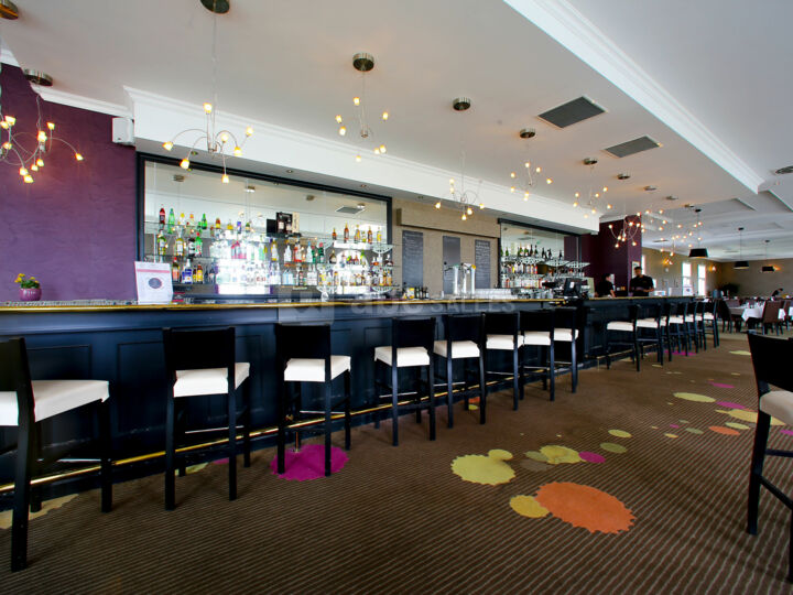 Restaurant & Bar-lounge