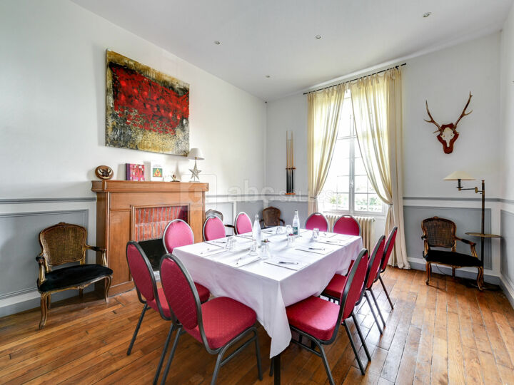 Petit Salon