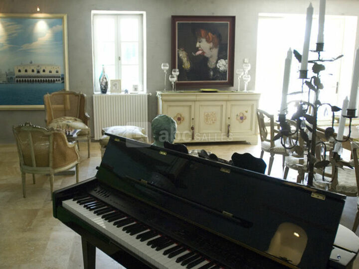 Petit Salon