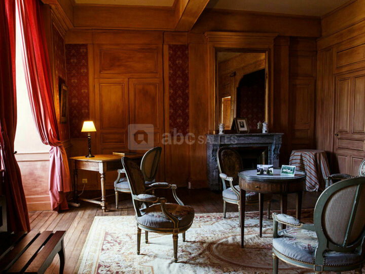 Petit Salon