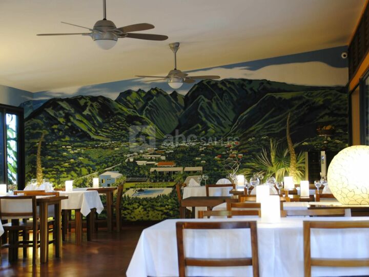 Salle de 80 m²