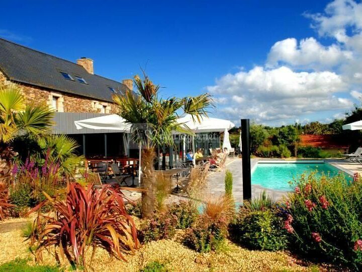 Grande Salle de Restaurant Coté Piscine