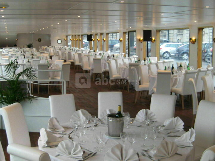 Grand Salle au Pont Principal