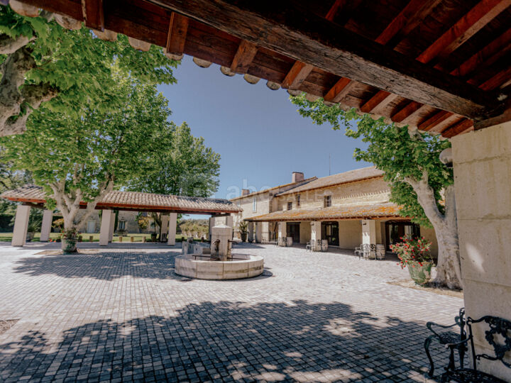 Patio de la Fontaine