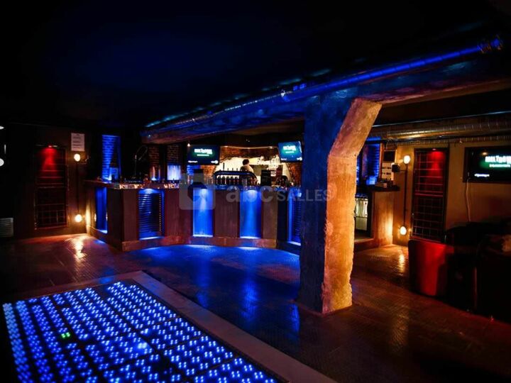 Premier Bar / Grande Salle