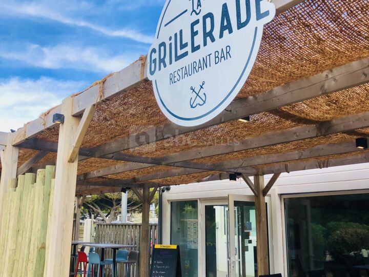 Terrasse + Bar + Restaurant