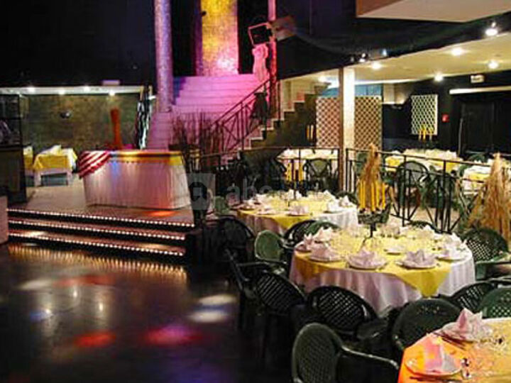 Salle moyenne: Planète