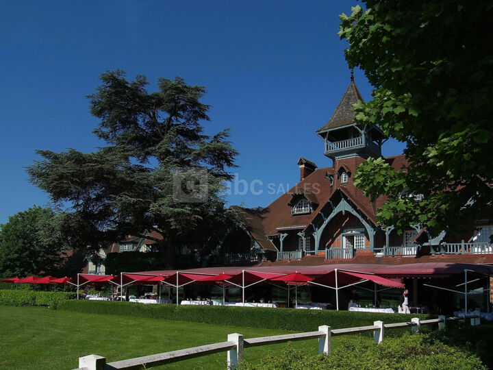 Paris Country Club - Le Manoir