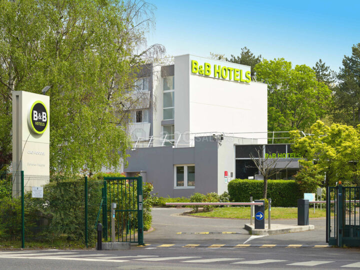 B&B hôtel Cergy Port 4*