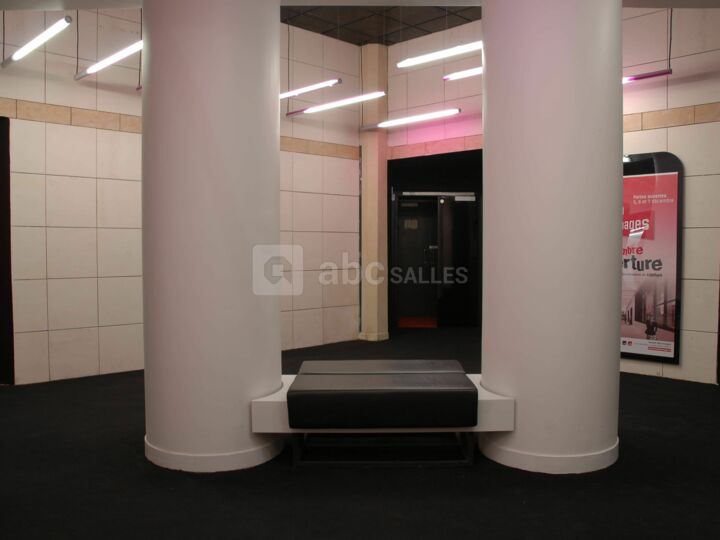 Foyer 100