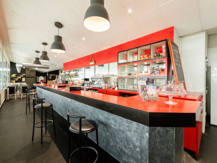 Bar restaurant