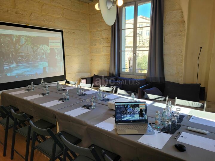 Boutique Hôtel Entraigues 4*