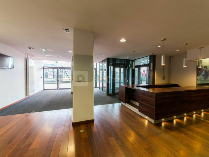 Mezzanine Zone 2 + Mezzanine Zone 3