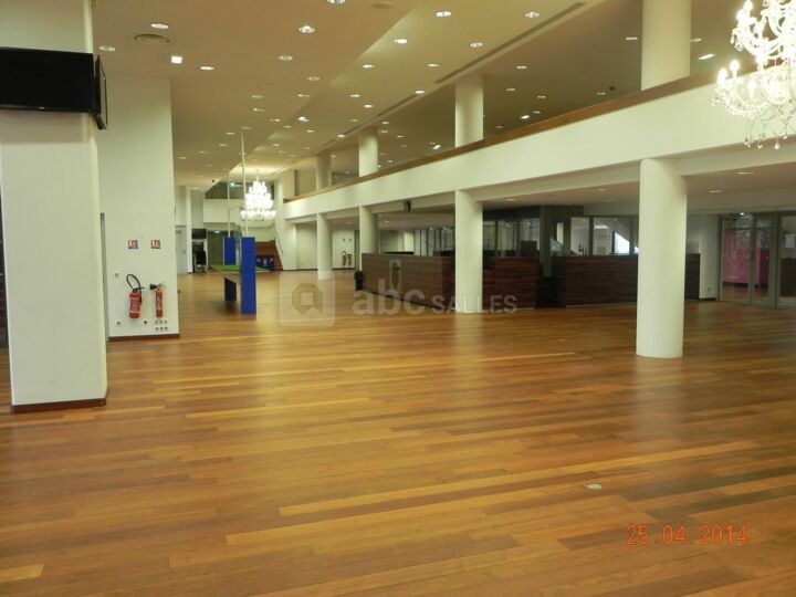 Mezzanine Zone 1 + Mezzanine Zone 2