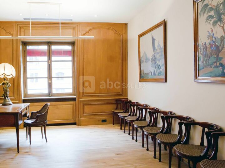 Salon Colonial