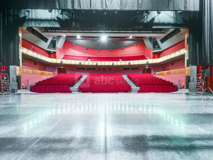 Théâtre - Salle de Dion
