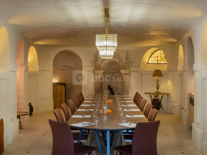 Le Caveau