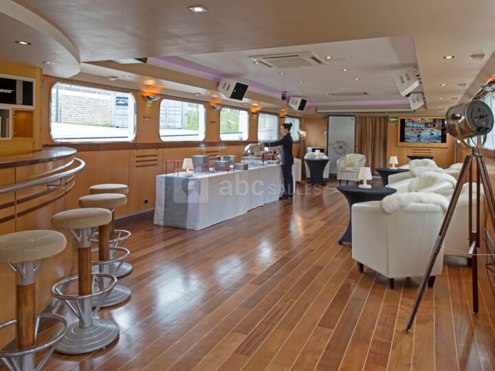 Le salon Rhône du bateau Volupté